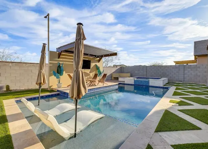 Serene Oasis With Pool & Spa-goodyear Goodyear