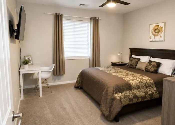 Serene Oasis With Pool & Spa-goodyear *